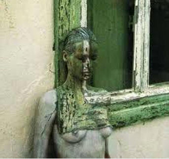 El caso de la mujer invisible...